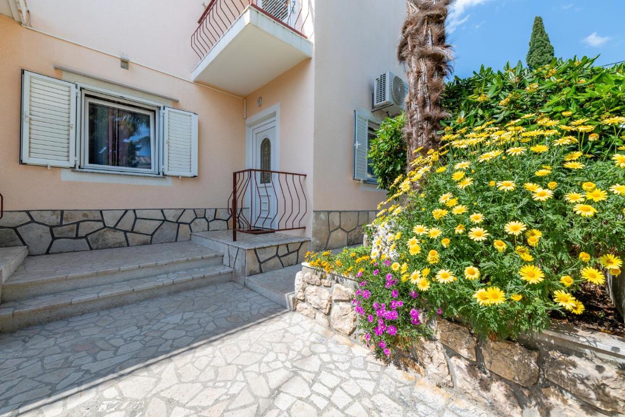 Apartments Melita Crikvenica Exterior foto